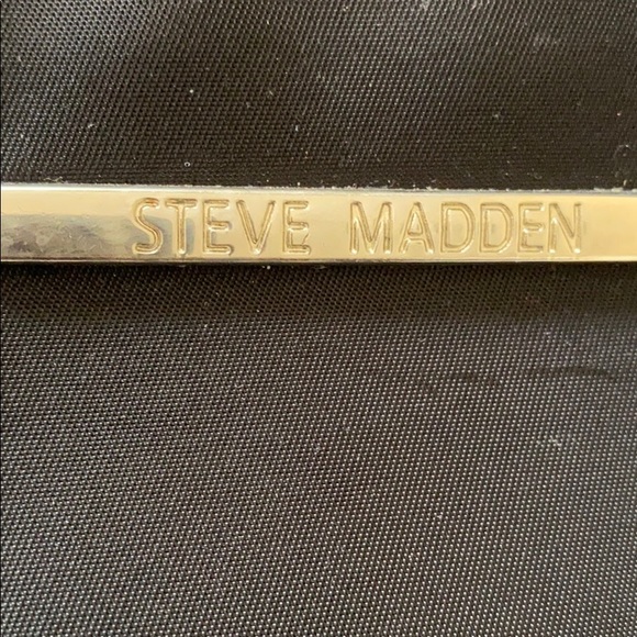 Backpack - Picture 2 of 9